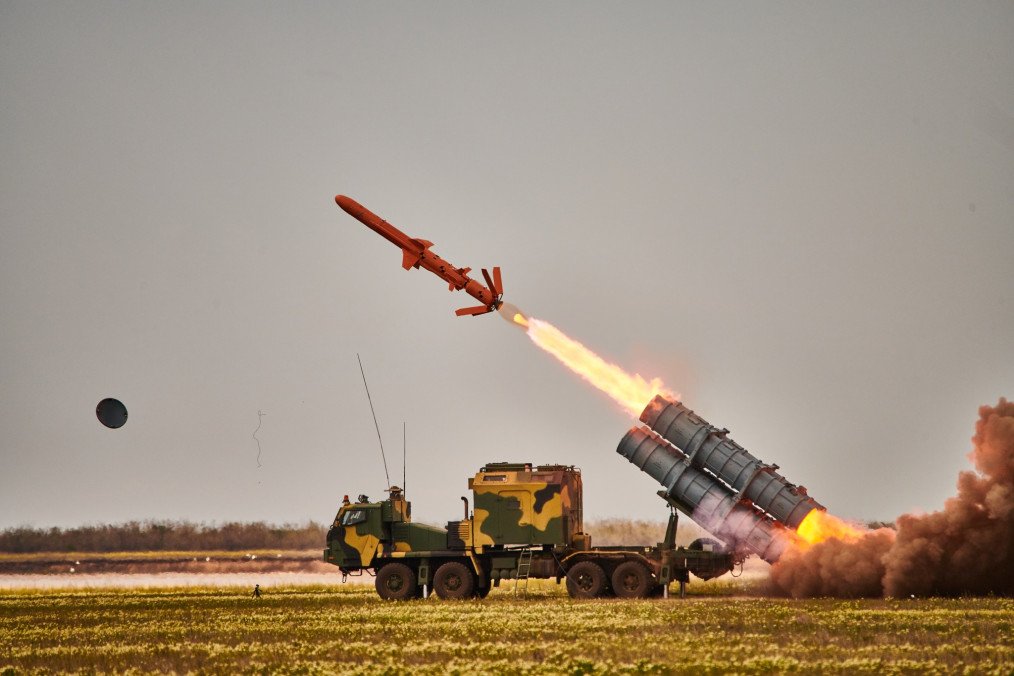 Ukrainian Defense Production Exceeds 100 Missiles in 2024