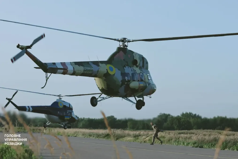 Ukraine’s Military Intelligence Medics Stage Large-Scale Helicopter Evacuation, Video