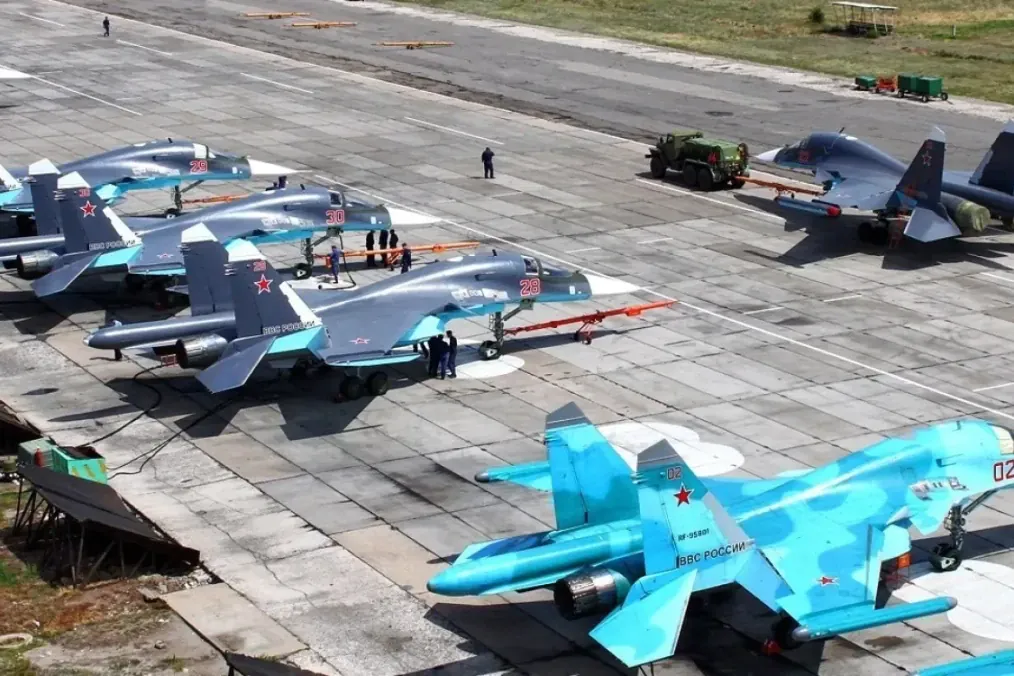 Russian Su-34 fighter-bombers lined up at Baltimor airbase in Voronezh. (Source: Russian media) Russian Su-34 fighter-bombers lined up at Baltimor airbase in Voronezh. (Source: Russian media)