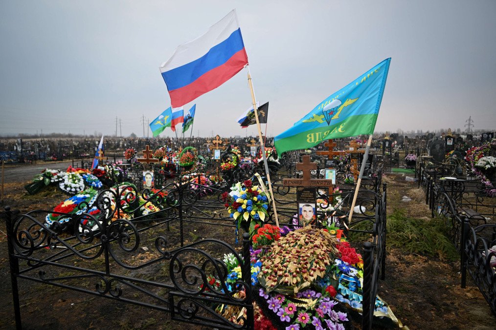 Flags of Russia and the country’s Airborne Troops fly above graves of Russian soldiers at a cemetery in the town of Yefremov in the Tula region on March 23, 2023. Flags of Russia and the country’s Airborne Troops fly above graves of Russian soldiers at a cemetery in the town of Yefremov in the Tula region on March 23, 2023.