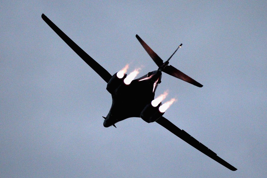 America’s B-1B Bombers Get a Ukrainian-Style Upgrade to Carry Hypersonic Weapons America’s B-1B Bombers Get a Ukrainian-Style Upgrade to Carry Hypersonic Weapons