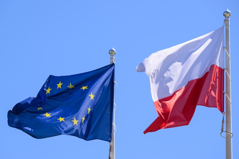 Poland’s 2024 Aid: Nearly 300 Armored Fighting Vehicles Reinforce Ukraine’s Defenses Poland and EU
