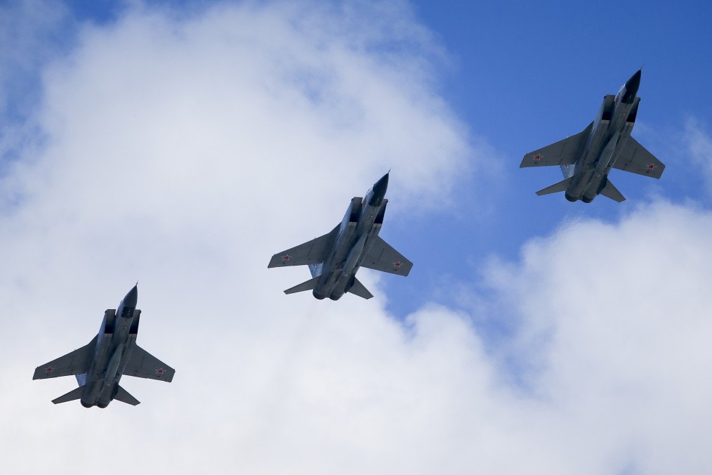 MiG-31K fighter jet carrying a Kinzhal hypersonic missile flies over Red Square during a Victory Day parade in Moscow, June 24, 2020. (Source: Getty Images)
