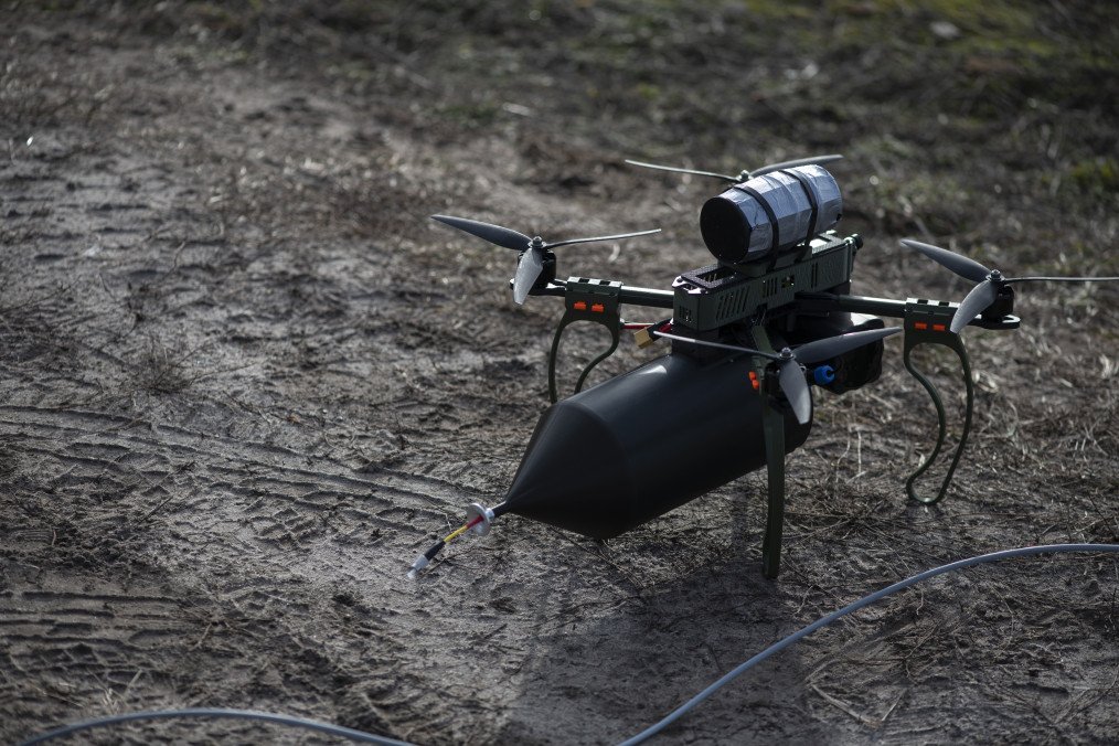 A drone controlled via a fiber-optic cable is seen during a test flight on December 26, 2024 in Kyiv region, Ukraine. Illustrative photo. (Source: Getty Images)