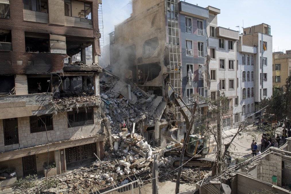 Ukraine Prepares Evacuation of Citizens From Israel and Iran Amid Escalating Tensions