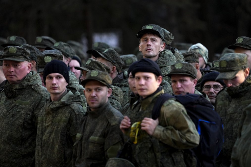 Russia’s Volgograd Region Conducts Large-Scale Mobilization Training Exercises Russian citizens drafted during the partial mobilization are seen being dispatched to combat coordination areas after a military call-up for the Russia-Ukraine war in Moscow, Russia on October 10, 2022. Illustrative photo. (Source: Getty Images)