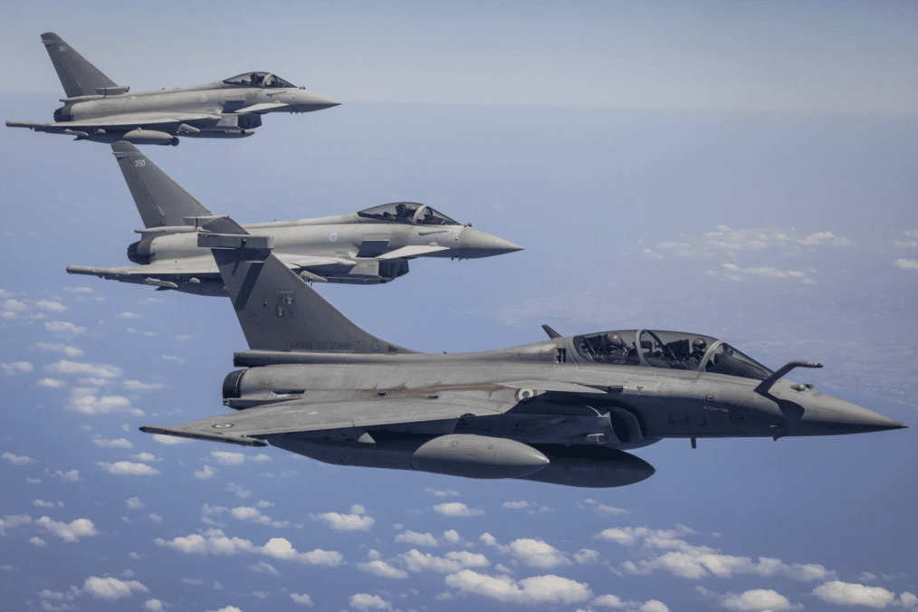 French Rafale and German Eurofighter fighter jets fly in formation during a joint air exercise. (Source: Bundeswehr)