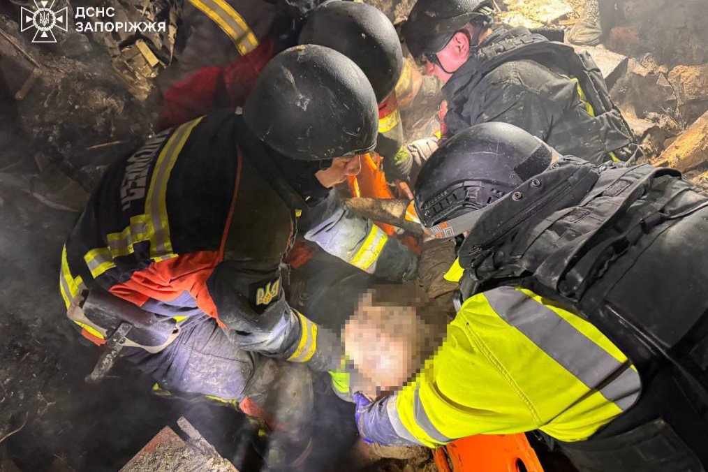 Ukraine Condemns Russian Strikes on Kyiv as “Mockery of US Peace Efforts” Ukraine Condemns Russian Strikes on Kyiv as “Mockery of US Peace Efforts”