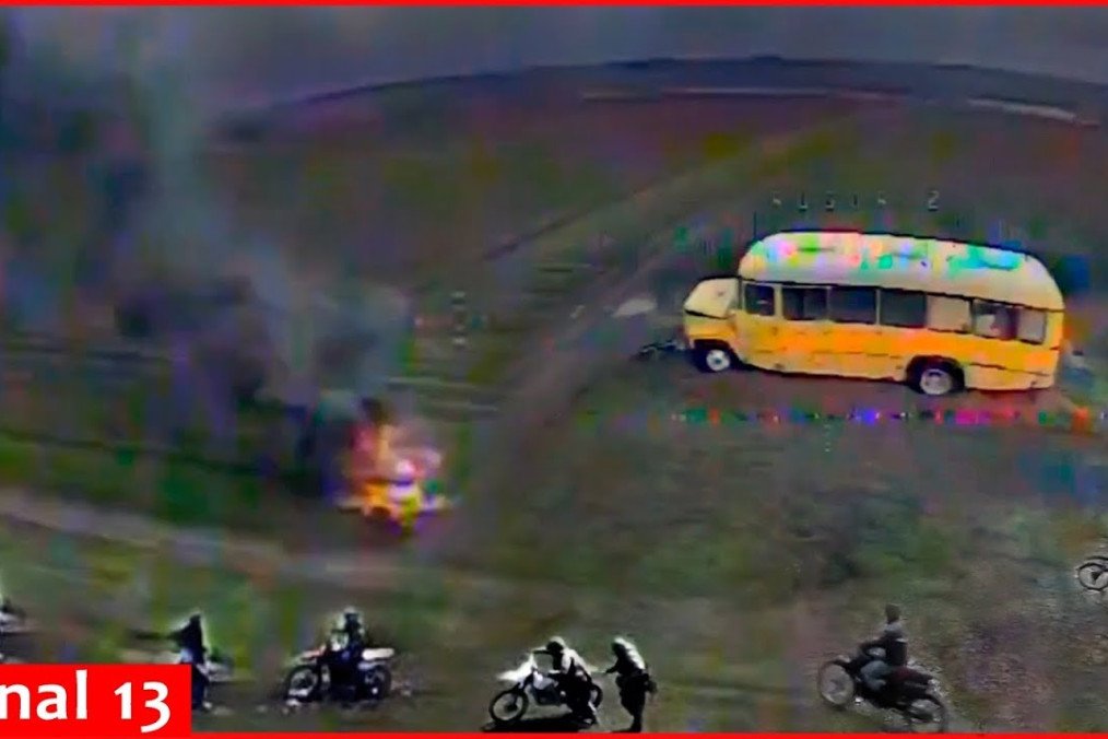 Rusia recurre a los autobuses escolares para transportar soldados en medio de los problemas de la cadena de suministro