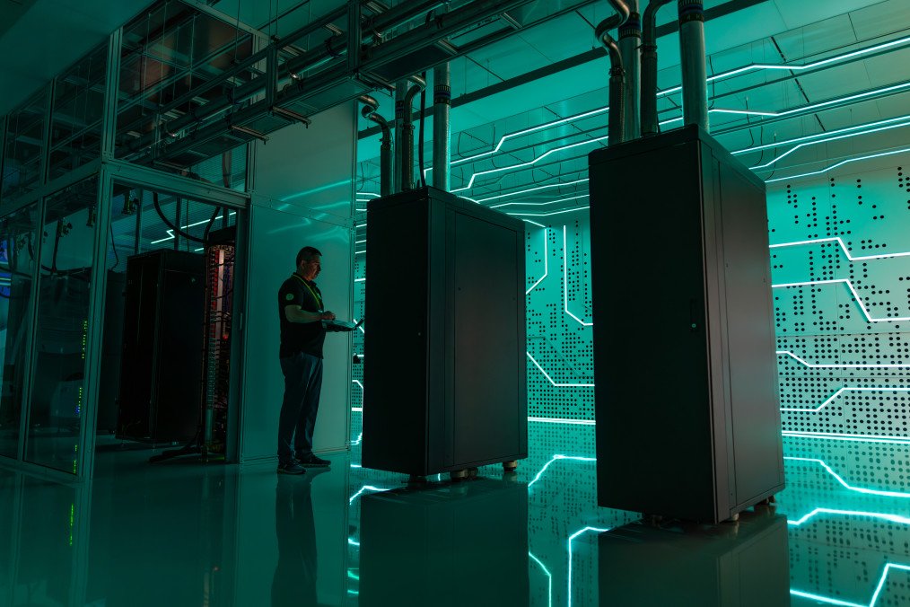 Russia Cuts the Internet More Than Any Country on Earth in 2025—Far Beyond Iran or Venezuela