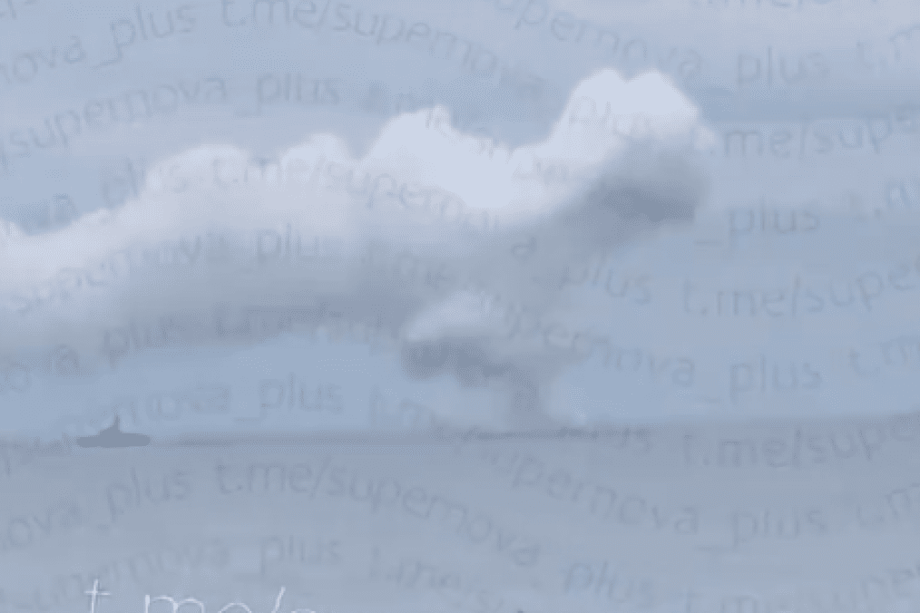 Smoke rising from an explosion site in the Peter the Great Bay near Volchanets in Primorsky Krai, August 26, 2026. Smoke rising from an explosion site in the Peter the Great Bay near Volchanets in Primorsky Krai, August 26, 2026.