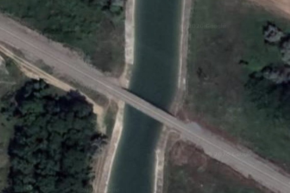 Russian Logistics Hit as Ukraine Destroys Strategic Railway Bridge Over North Crimean Canal Railway bridge over North Crimean Canal that was destroyed by Ukrainain forces. (Source: NOELREPORTS/X)