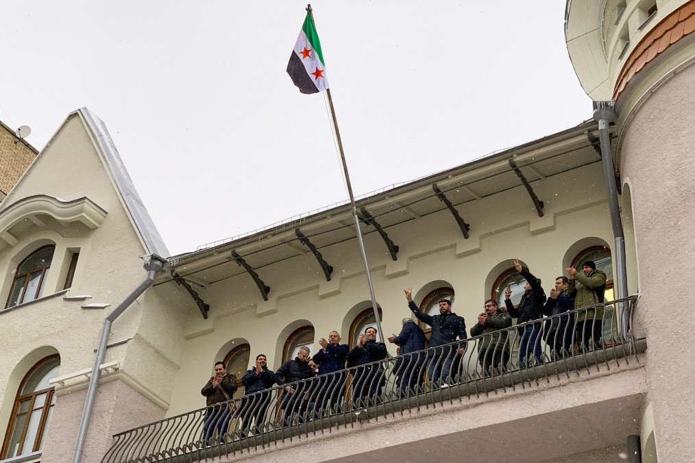 Syrian Opposition Flag Raised Over Embassy in Moscow, TASS Reports