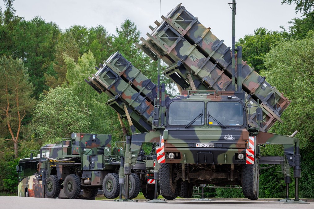 Two Bundeswehr Patriot air defense systems at the Recknitztal Barracks. Illustrative photo. (Source: Getty Images)