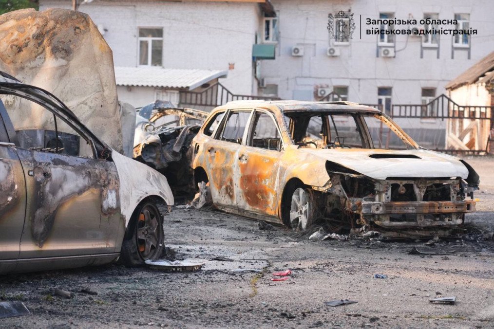 Russian Drones Attack Humanitarian Aid Warehouse in Zaporizhzhia, Injuring Two Russian Drones Attack Humanitarian Aid Warehouse in Zaporizhzhia, Injuring Two