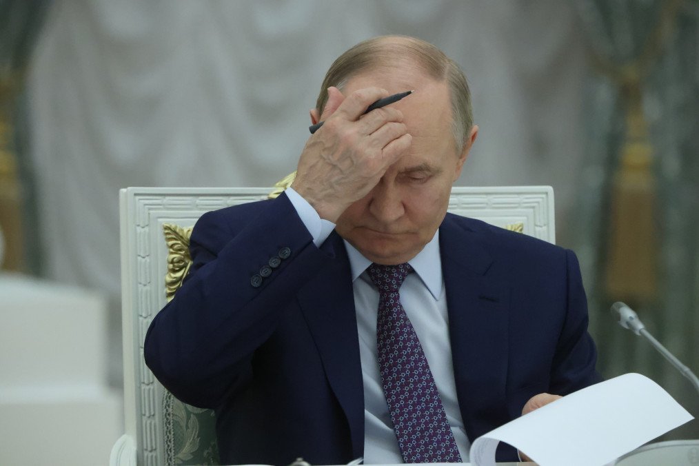 El líder ruso, Vladimir Putin, durante una reunión sobre el desarrollo de "nuevas regiones" anexadas de Ucrania, en el Kremlin, el 30 de junio de 2025, en Moscú, Rusia. (Fuente: Getty Images)