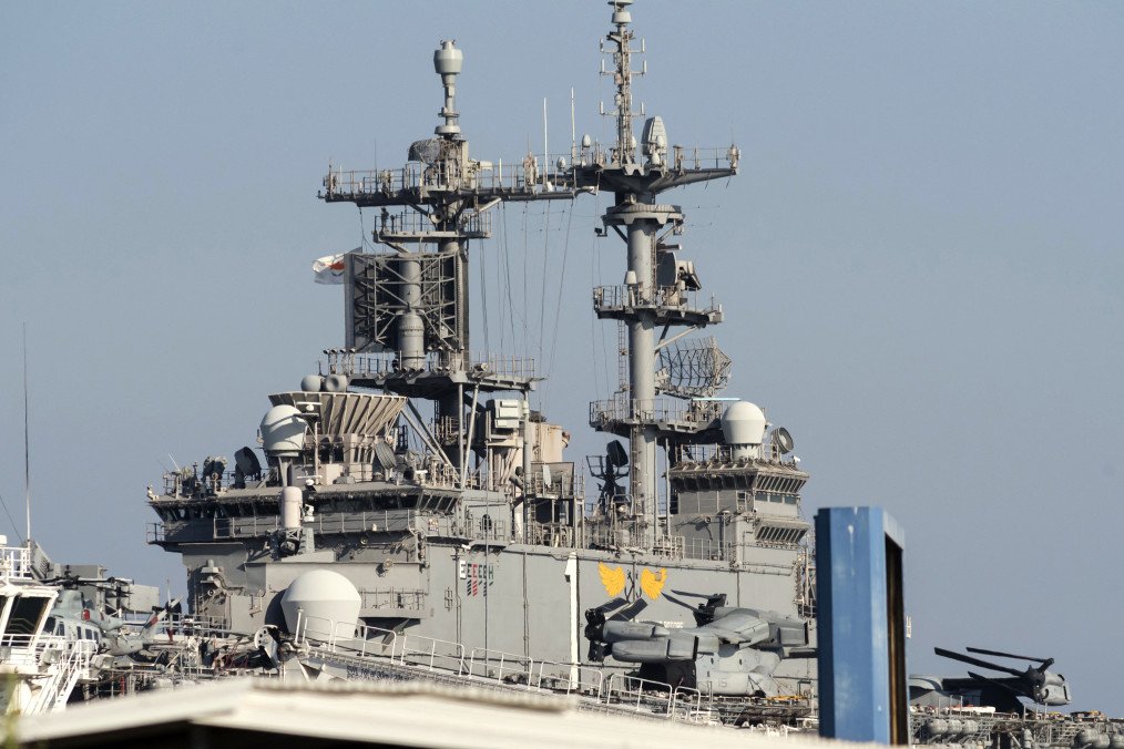 US amphibious assault ship