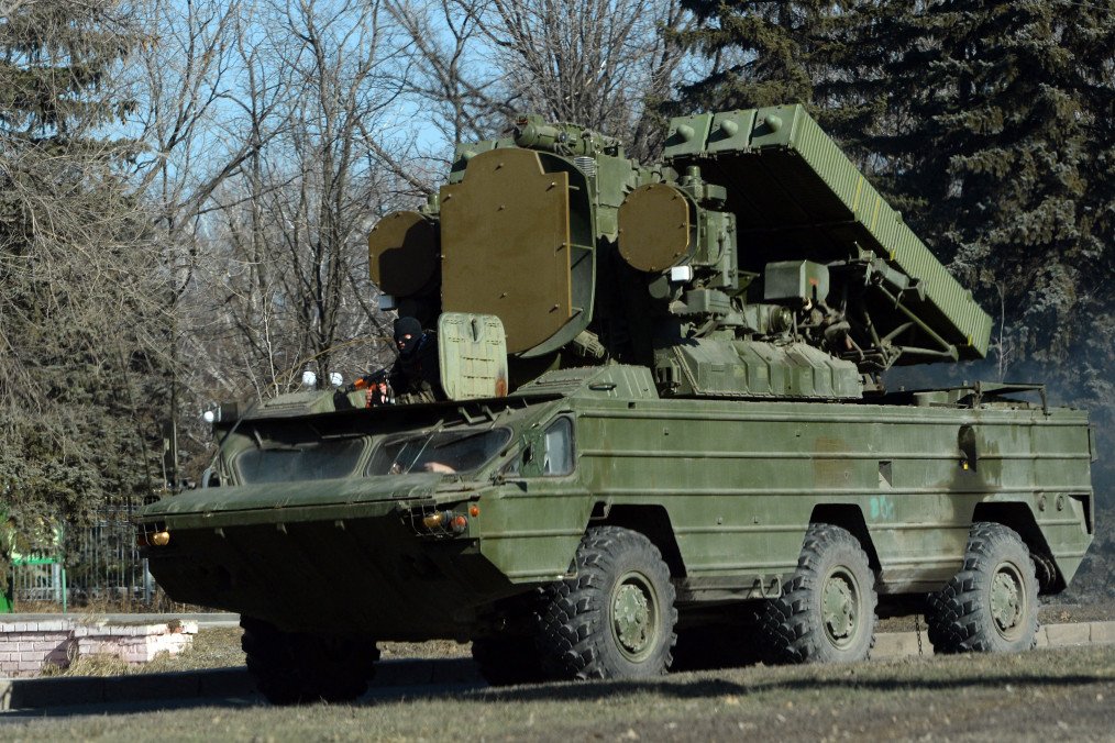 Illustrative image. Russian 9K33 Osa surface-to-air missile system (NATO reporting name is SA-8 Gecko) in the eastern Ukrainian city of Makeyevka on February 21, 2015. (Source: Getty Images)
