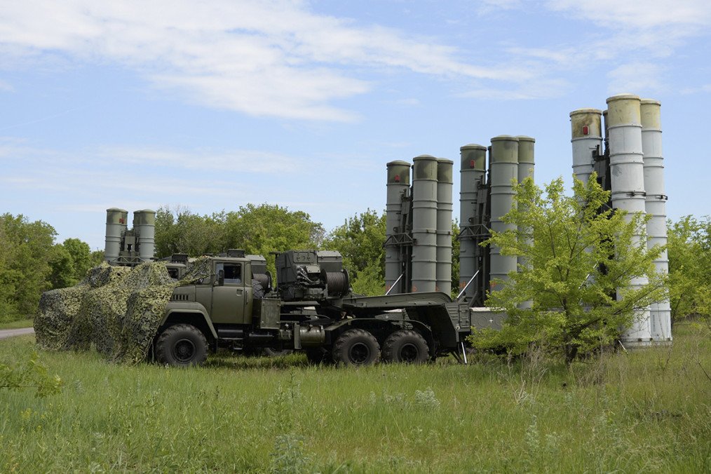 Illustrative image. Russian S-300 air defense launchers during military exercises.