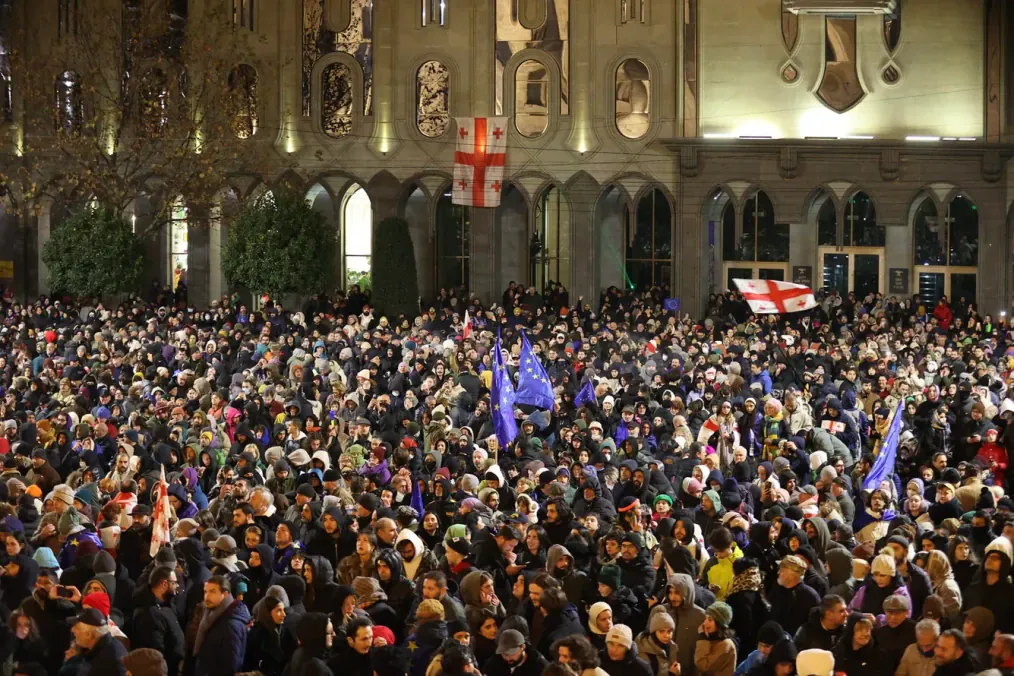 Mass Protests and Police Clashes Erupt in Tbilisi After Georgian PM Halts EU Membership Talks