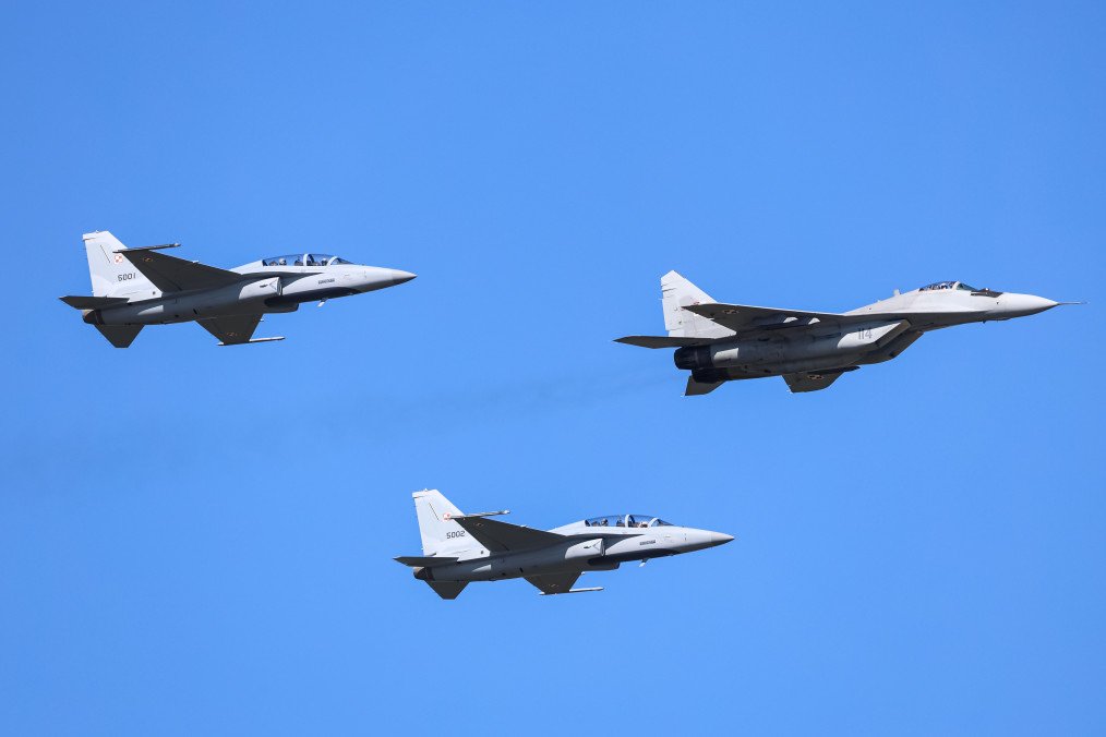 Polish Air force presents MIG-29 and FA-50 aircraft during military parade Strong White and Red celebrate Polish Army Day on Wislostrada Street in the centre of Warsaw, the capital of Poland on August 15, 2023. Illustrative photo. (Source: Getty Images)