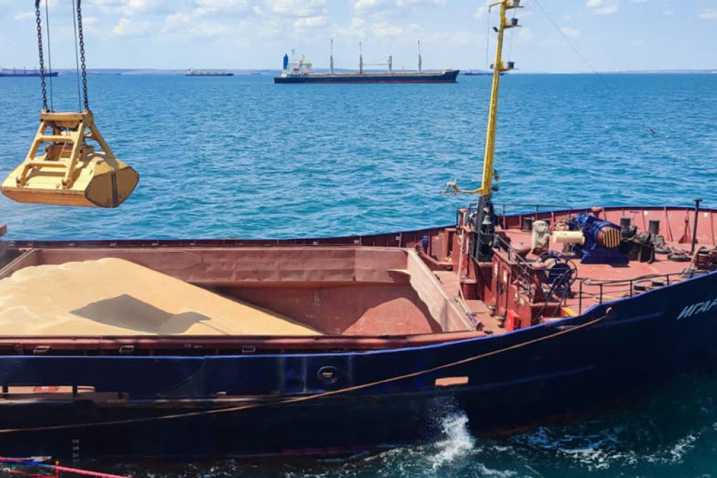 Grain is loaded aboard a cargo ship at the Azov Sea Port, Rostov region, Russia. (Source: Getty Images) Grain is loaded aboard a cargo ship at the Azov Sea Port, Rostov region, Russia. (Source: Getty Images)