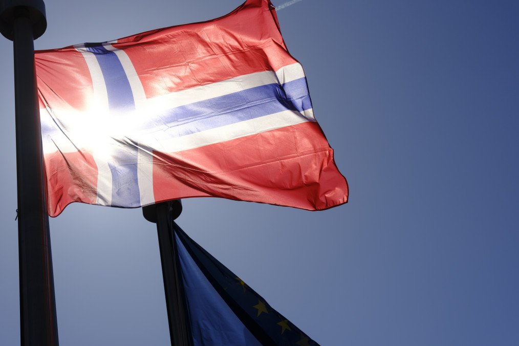 Norway and EU flag