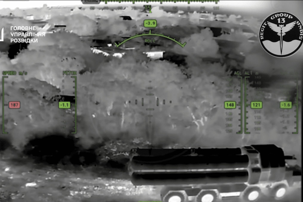 A Russian S-400 launcher seen through the targeting system during a Ukrainian HUR Group 13 operation in temporarily occupied Crimea. (Source: HUR) A Russian S-400 launcher seen through the targeting system during a Ukrainian HUR Group 13 operation in temporarily occupied Crimea. (Source: HUR)