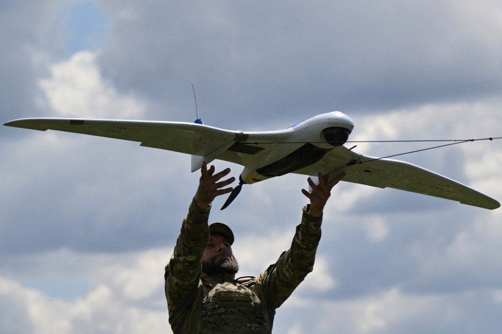 A serviceman of the State Border Guard Service of Ukraine launches an UAV for a patrol flight along the Ukraine-Belarus border in Chernigiv region on June 1, 2026, amid the Russian invasion of Ukraine. Illustrative photo. (Source: Getty Images)