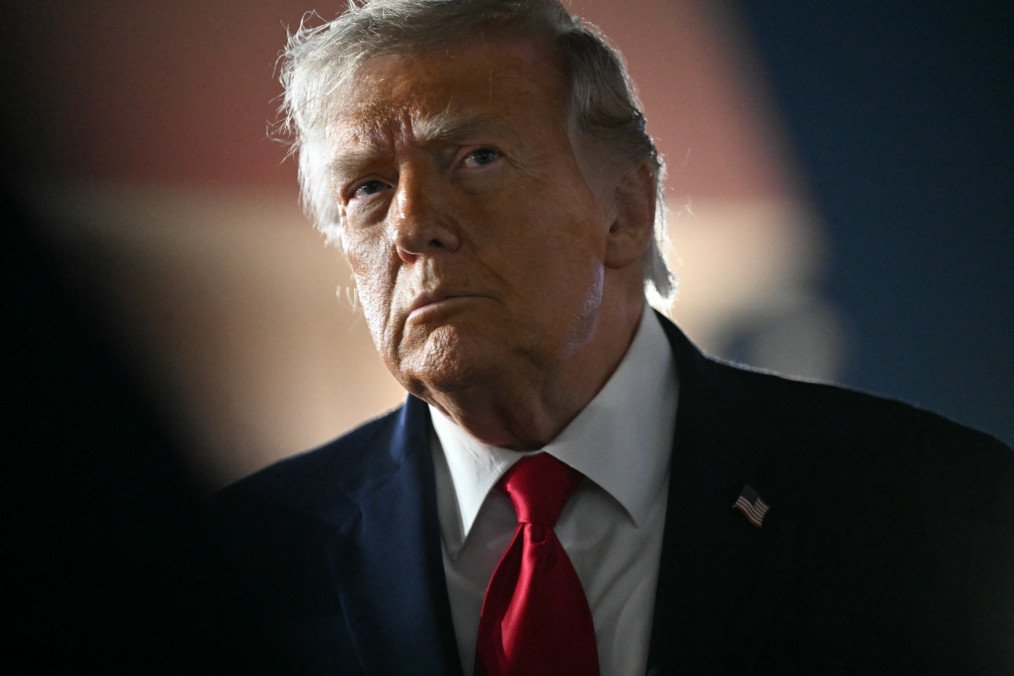 Trump impulsa negociaciones de paz para Ucrania en la cumbre del G7 Líderes internacionales y diplomáticos reunidos en la cumbre del G7 en Évian-les-Bains, Francia, discutiendo la guerra en Ucrania.