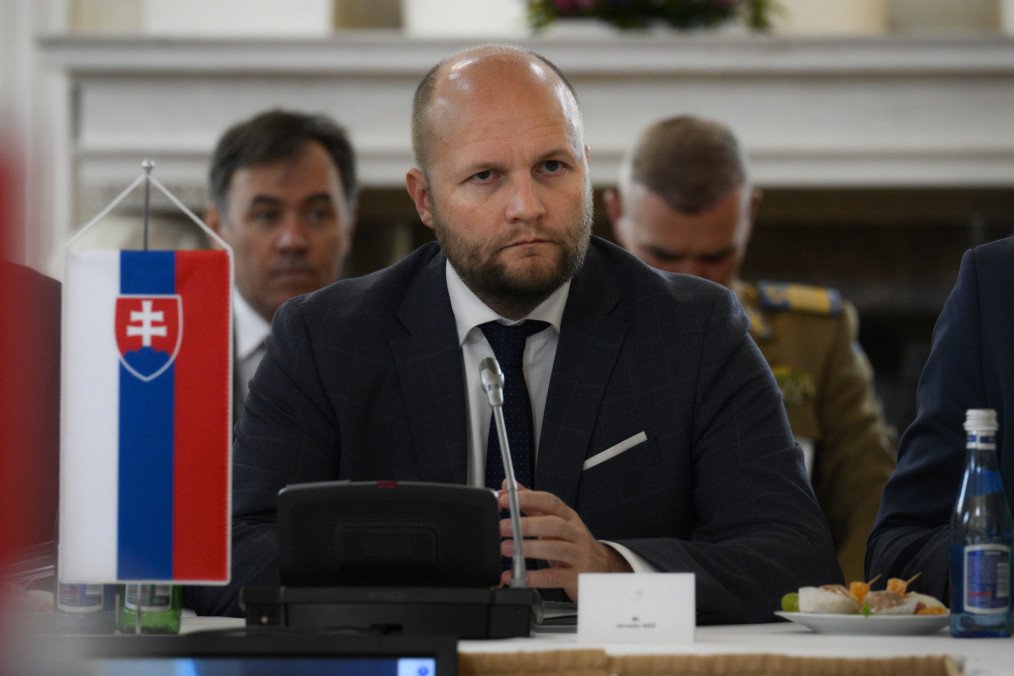Slovakia Launches Criminal Probe Into Ex-Defense Minister Over Ukraine Military Aid Slovakia Launches Criminal Probe Into Ex-Defense Minister Over Ukraine Military Aid