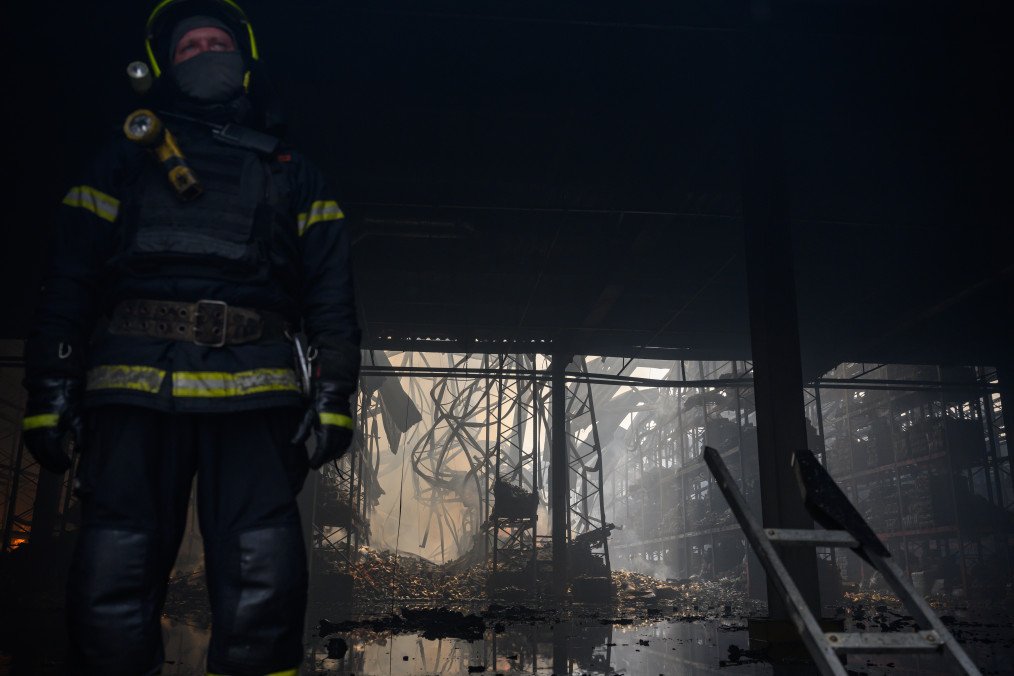 Russian Molniya Drone Hits Residential Area in Kharkiv, 11 Injured, Including Infant Russian Molniya Drone Hits Residential Area in Kharkiv, 11 Injured, Including Infant