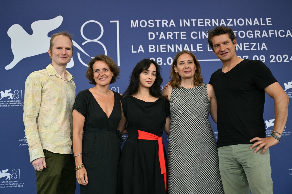 Venice Film Festival Premieres “Russians at War,” Director Claims “No War Crimes Observed”