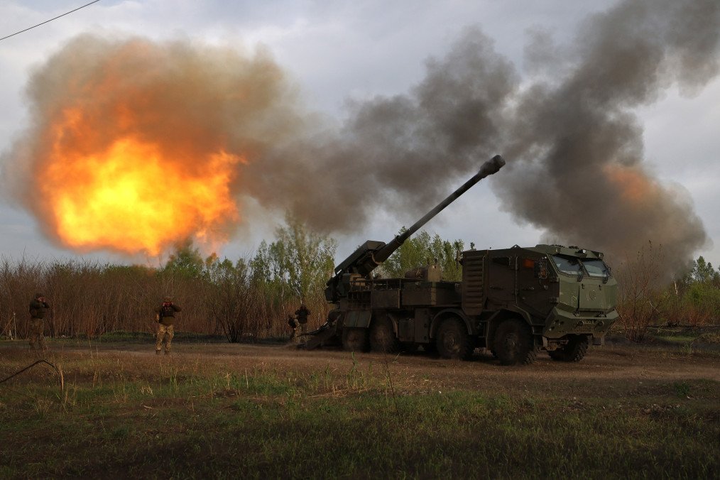 Ukrainian Armed Forces Receive 18 Bohdana Self-Propelled Howitzers Funded by Denmark