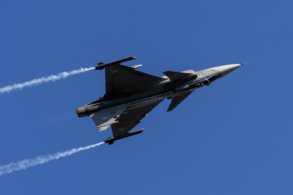 Swedish Gripens Intercept Russian Jets Armed With Anti-Radiation Missiles Over Baltic