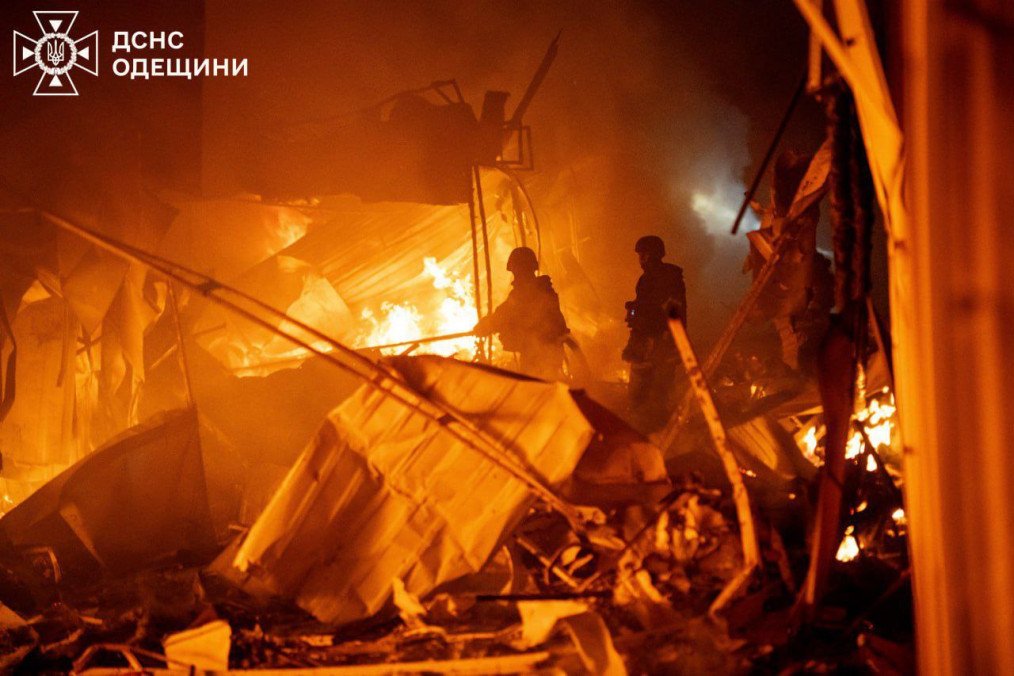 Ukrainian rescuers on the site of the Russian airstrike, Odesa, Ukraine, February 12, 2025. (Source: SES)