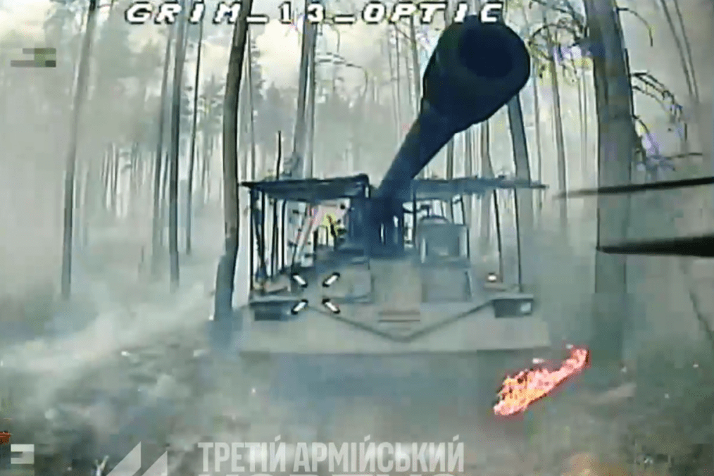 North Korean M1989 Koksan artillery system moments before a Ukrainian FPV drone strike, October 2026.