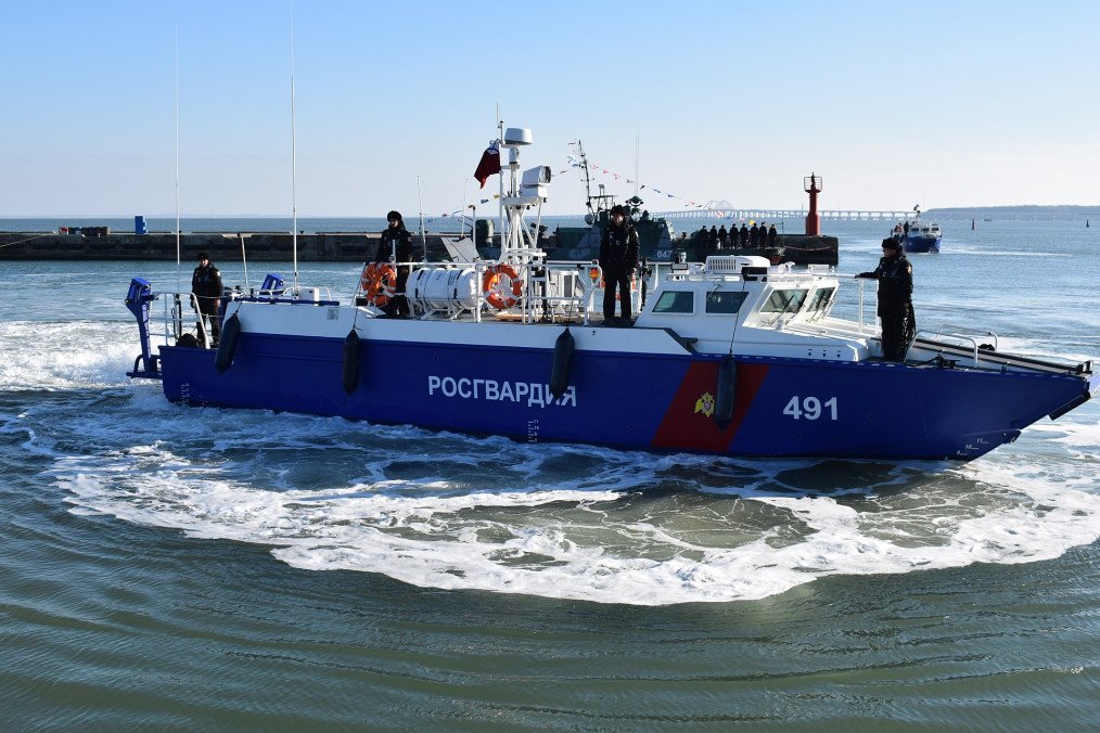 Russian BK-16 transport and landing craft operated by naval units of Russia’s National Guard. (Source: Wikimedia Commons) Russian BK-16 transport and landing craft operated by naval units of Russia’s National Guard. (Source: Wikimedia Commons)