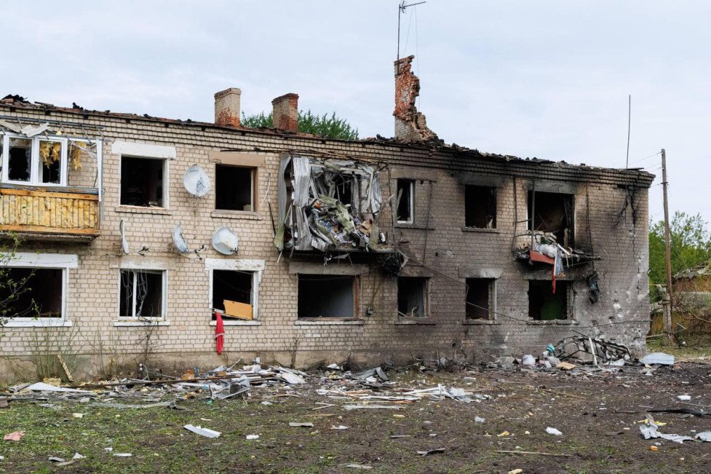 Over 7500 People Evacuated and Two People Killed as Russian Assault Continues in Kharkiv Region