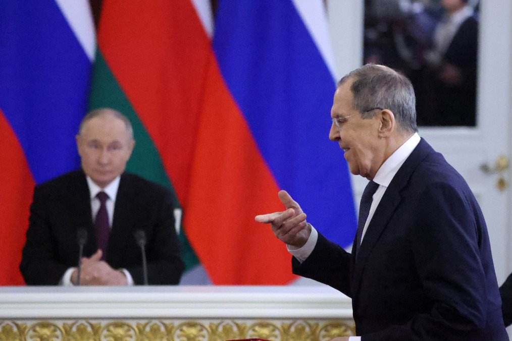 Russia Seeks Leverage in Iran Nuclear Talks by Offering Uranium Deal Russia Seeks Leverage in Iran Nuclear Talks by Offering Uranium Deal
