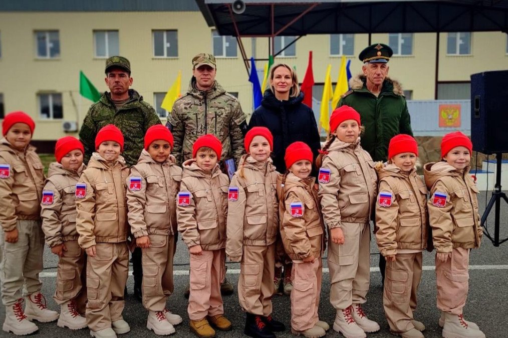 Russian Preschoolers Inducted into Youth Army and Presented with Model of Destroyed Bakhmut