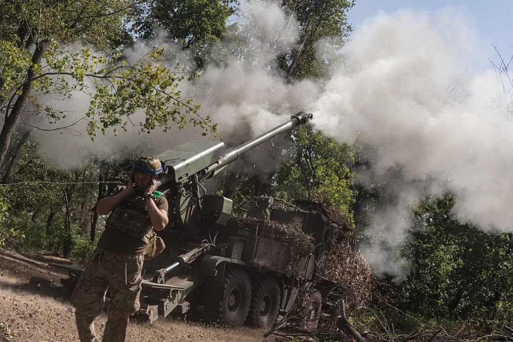 Zelenskyy Discusses Ongoing Donbas Operations, Highlights Ukrainian Progress Despite Russian Claims