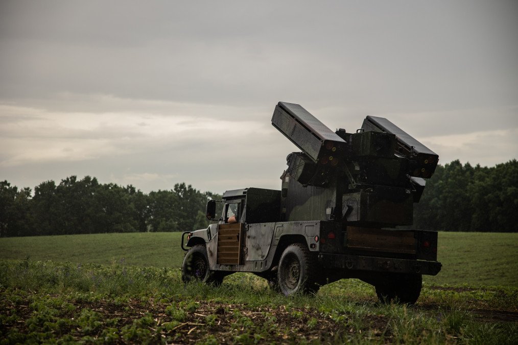 Nine EU Countries Push to Fund Patriot Missiles for Ukraine Using €90 Billion Defense Package An Avenger air defense missile system stands on the field during military exercise on June 13, 2024 in Kyiv region, Ukraine. Illustrative photo. (Source: Getty Images)