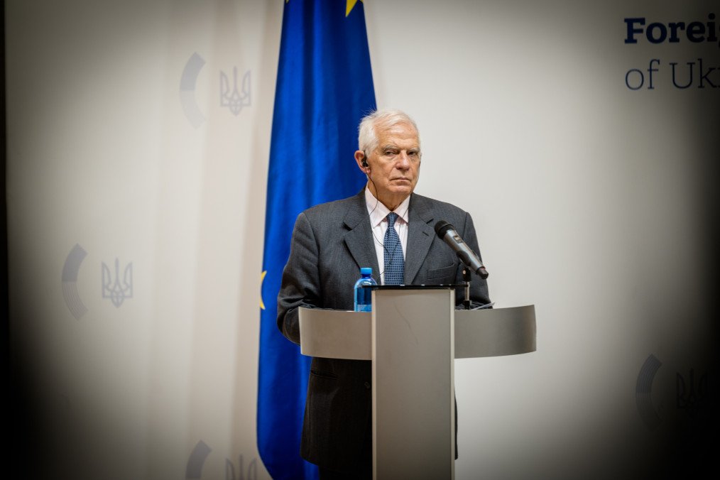 US Greenlights Ukraine’s Use of Long-Range Missiles Against Russia, EU’s Borrell Reveals