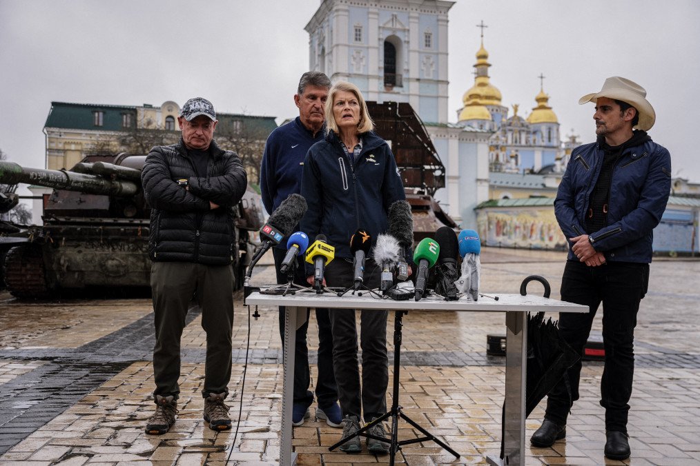 US Senate Unveils $54.6 Billion Ukraine Aid Bill With Bipartisan Support US Senate Unveils $54.6 Billion Ukraine Aid Bill With Bipartisan Support