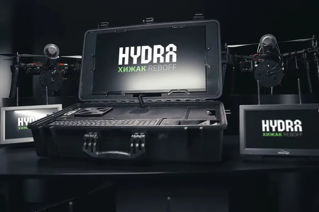 The HYDRA Khyzhak REBOFF Digital fiber-optic FPV drone system and its multi-drone ground control station. (Source: 3DTech) The HYDRA Khyzhak REBOFF Digital fiber-optic FPV drone system and its multi-drone ground control station. (Source: 3DTech)