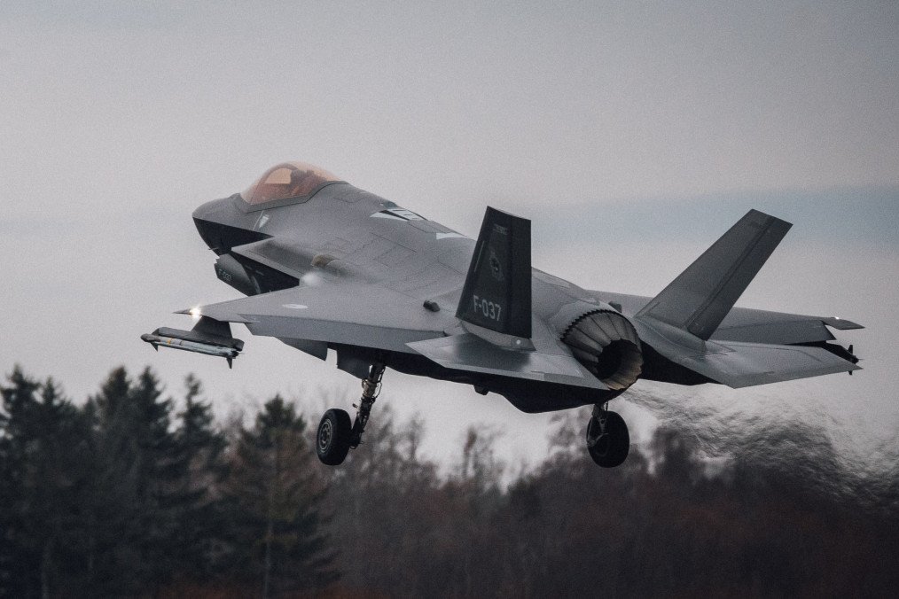 Dutch F-35s to Patrol Eastern Europe, Shielding Ukraine Aid From Russian Threats Dutch F-35s to Patrol Eastern Europe, Shielding Ukraine Aid From Russian Threats