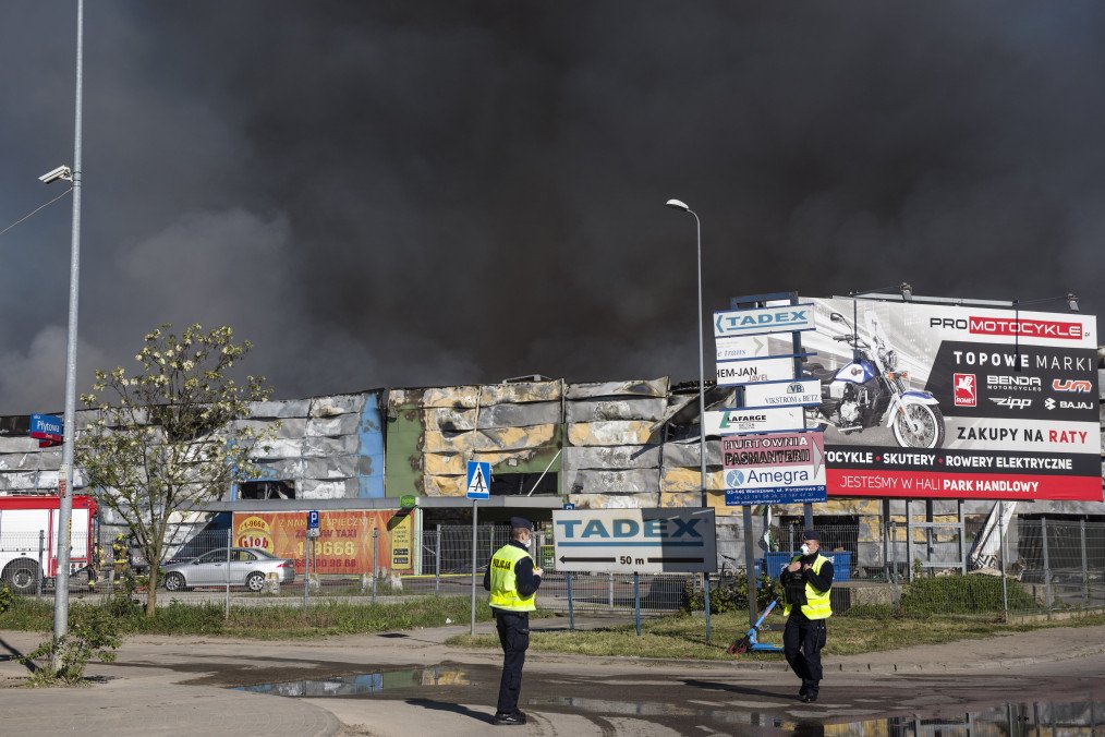 Poland Accuses Russia of Coordinated Arson Attack That Destroyed Major Warsaw Mall Poland Accuses Russia of Coordinated Arson Attack That Destroyed Major Warsaw Mall