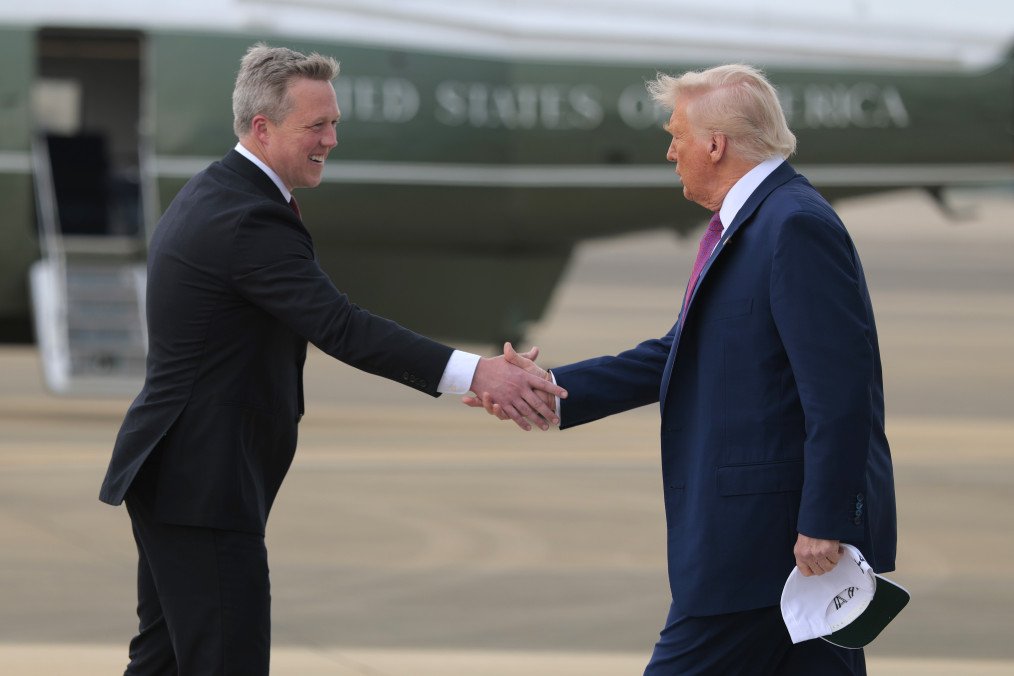 President Trump greets Army Secretary Daniel Driscoll at Fort Bragg during visit marking the US Army’s 250th anniversary, June 10, 2025. (Source: Getty Images) President Trump greets Army Secretary Daniel Driscoll at Fort Bragg during visit marking the US Army’s 250th anniversary, June 10, 2025. (Source: Getty Images)