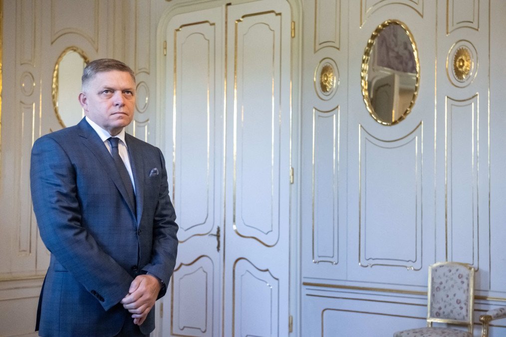 Slovak PM Fico Warns of Possible Aid Cuts for Ukrainian Residents in Response to Russian Gas Disruption